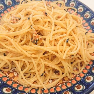 ふりかけとマヨポン酢で和えるだけパスタ